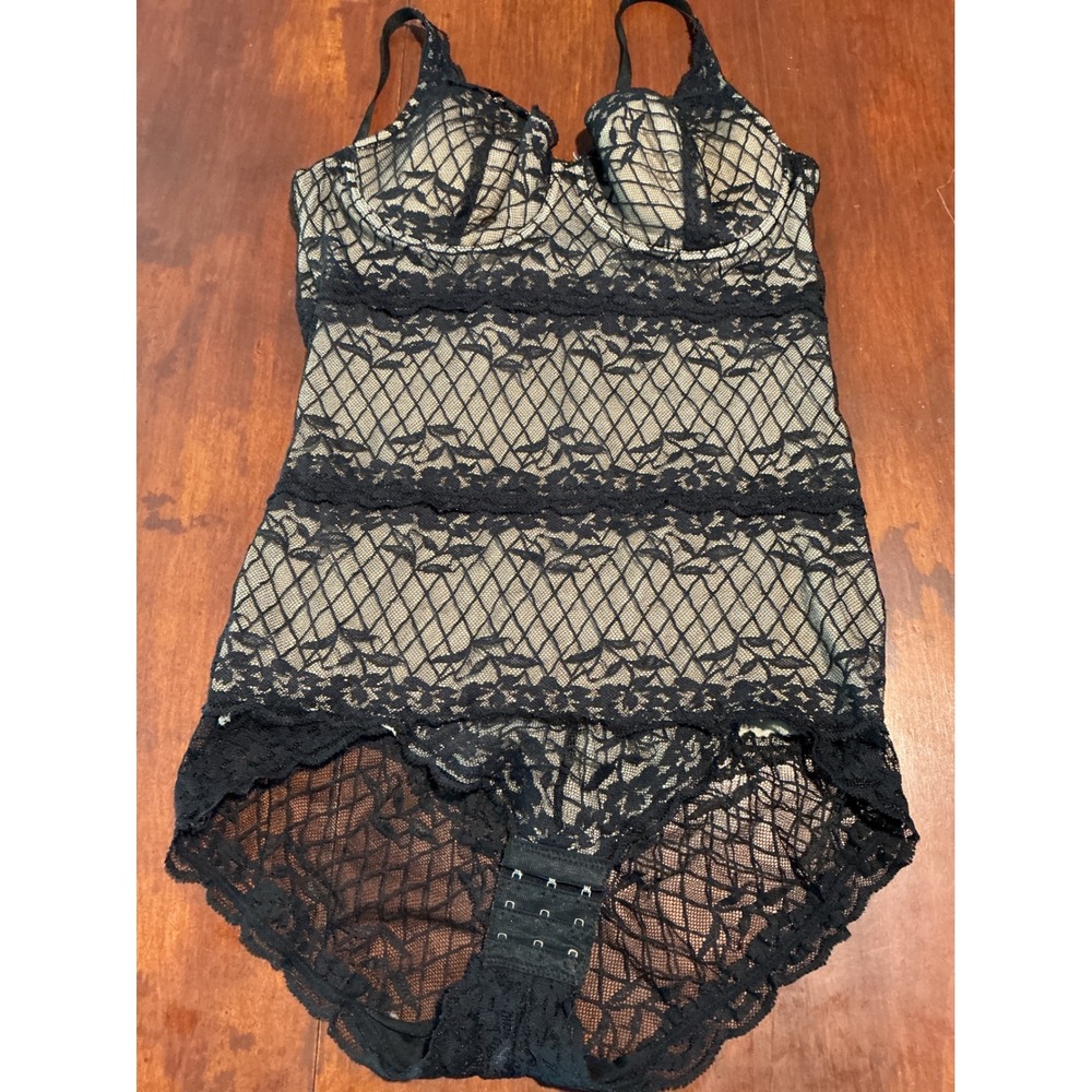 Black Floral Lace Underwire Bodysuit Nude Lining Adjustable Straps Large